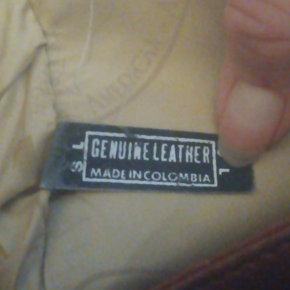 Elegant Brown Leather Shoulder Bag - Picture 5 of 5